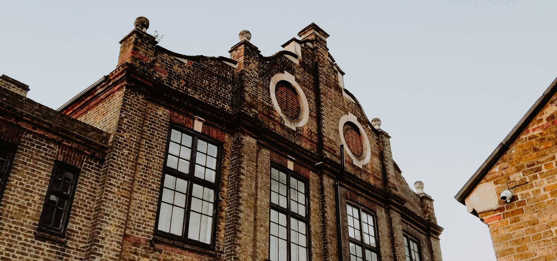 Funeral Directors Tower Hamlets | Fixed Price | Funeral home Fenix