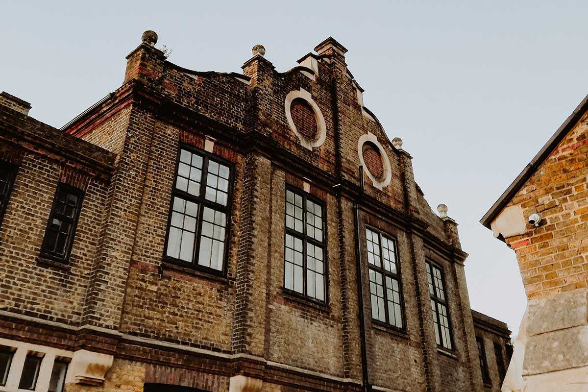 Background image Fenix Funeral Directors